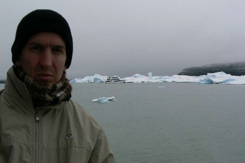 06 Iceberg Staccati dal Ghiacciaio Upsala